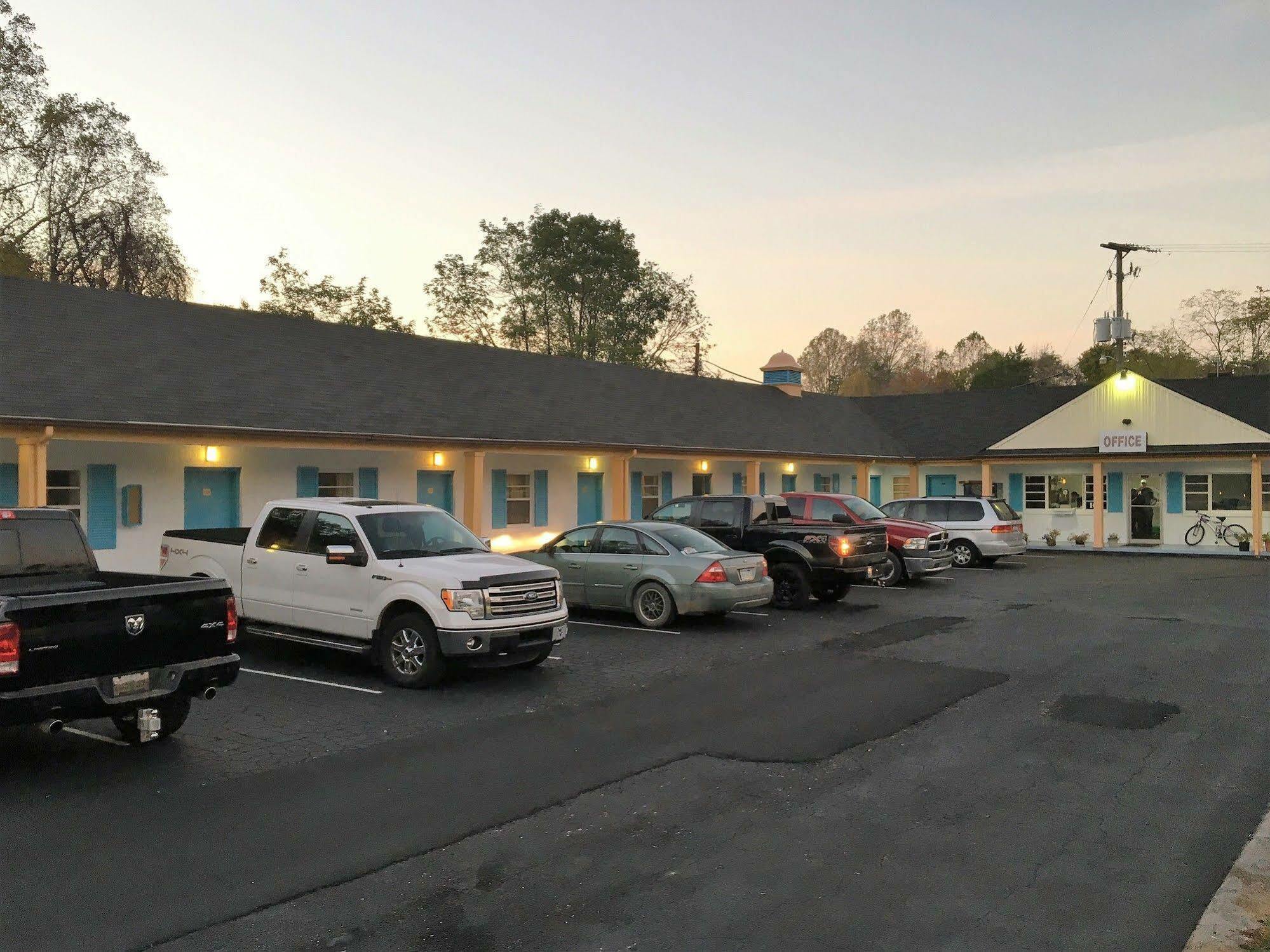 Travel Motel